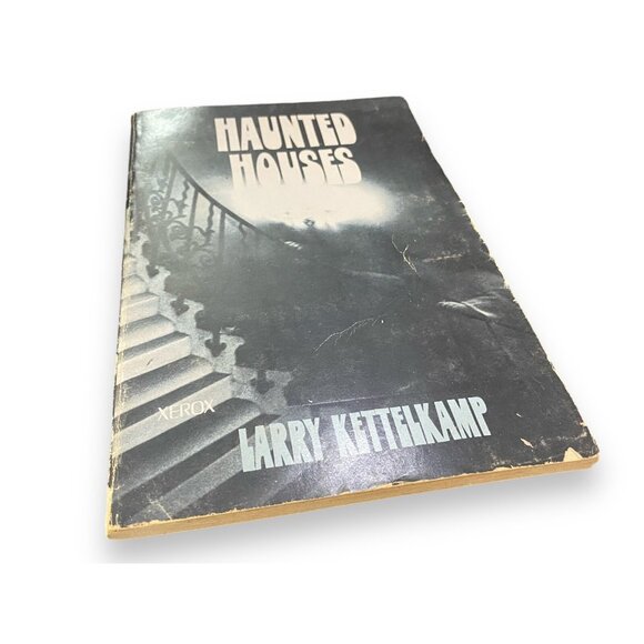 Haunted Houses By Larry Kettelkamp 1969 Paperback Vintage Ghosts & Spirits Theme - Picture 2 of 3